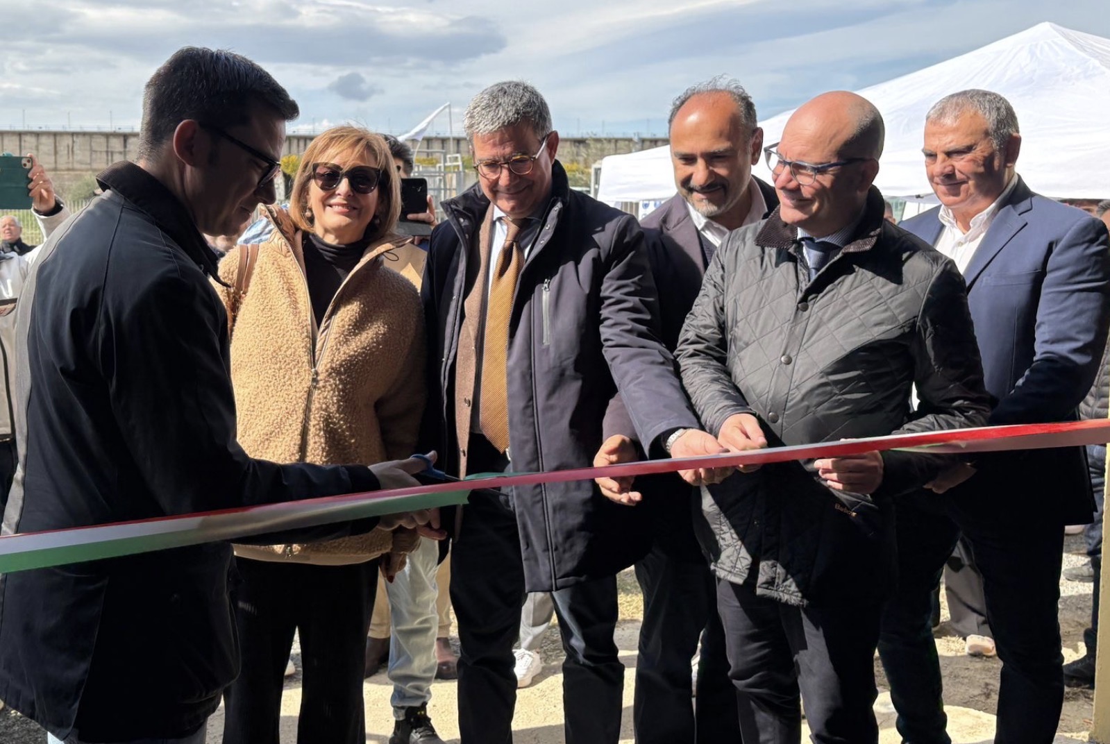 Il taglio del nastro