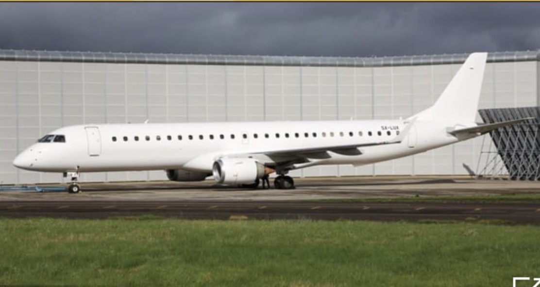 Un’immagine di un aereo EmbraerE195LR