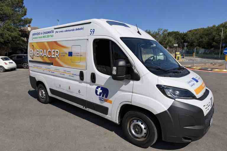 I nuovi bus a chiamata del servizio “Embracer”