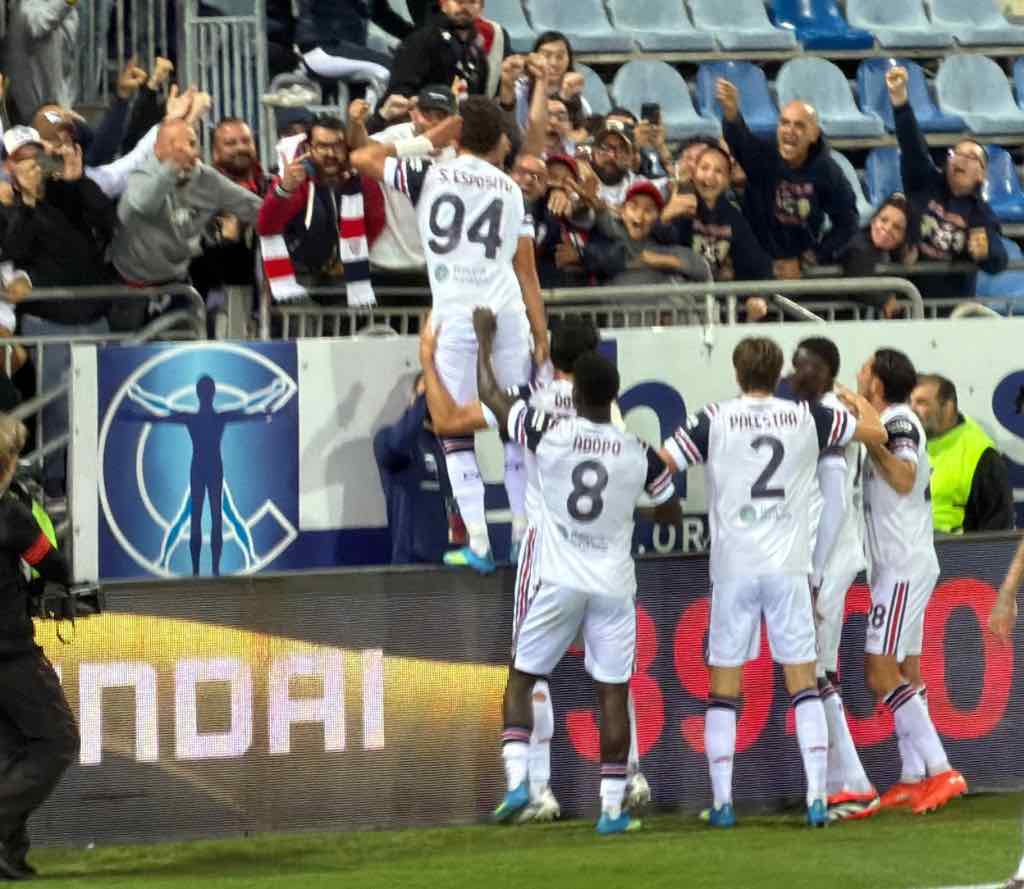 Esposito esulta dopo aver segnato il goal del pareggio con il Torino