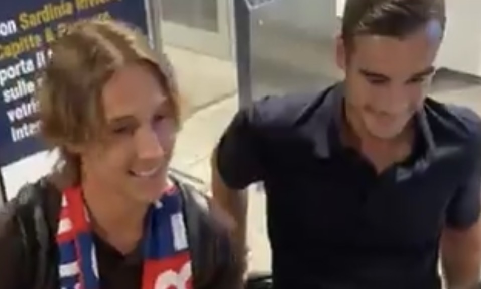 Fazzini e Winks al loro arrivo a Cagliari