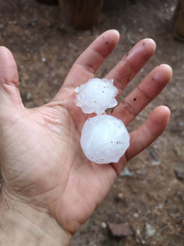 Grandine (Foto: Profilo facebook di Matteo Tidili)