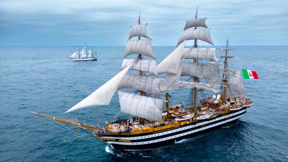La nave Amerigo Vespucci