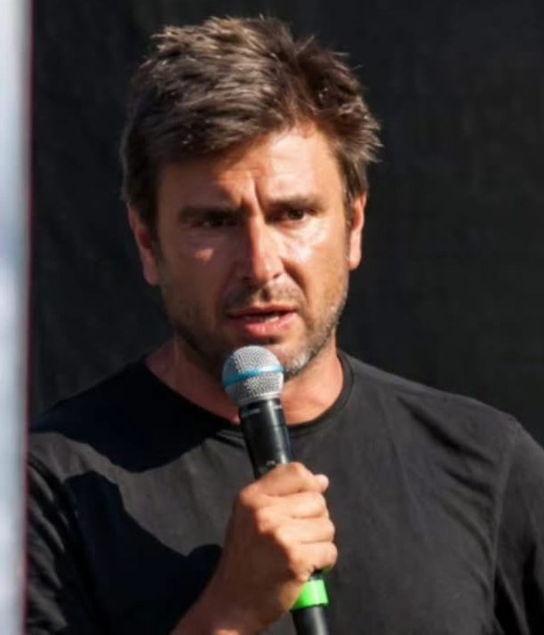 Alessandro Di Battista (Foto dal profilo di Facebook dell’associazione Schierarsi)
