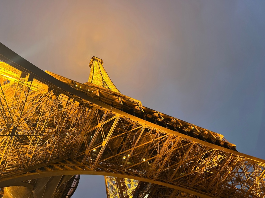 Coprifuoco a Parigi